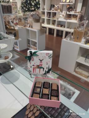 Coffret carré- 9 chocolats- Collection Magie de Noël